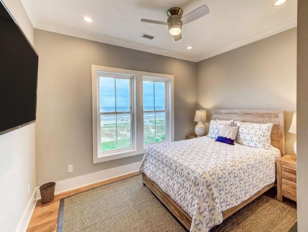 Folly Beach Home 1019575