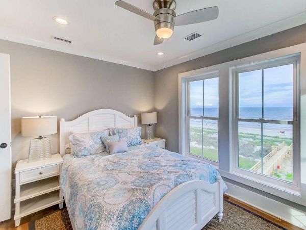 Folly Beach Home 1019575