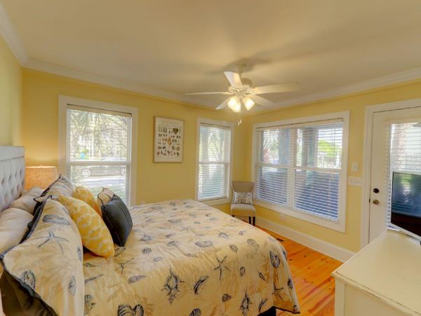 Folly Beach Home 1019576