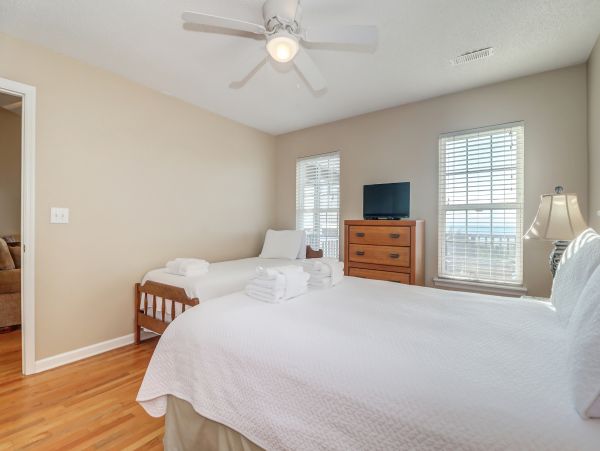 Folly Beach Home 1019582