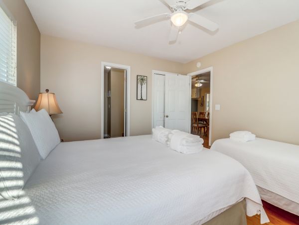 Folly Beach Home 1019582