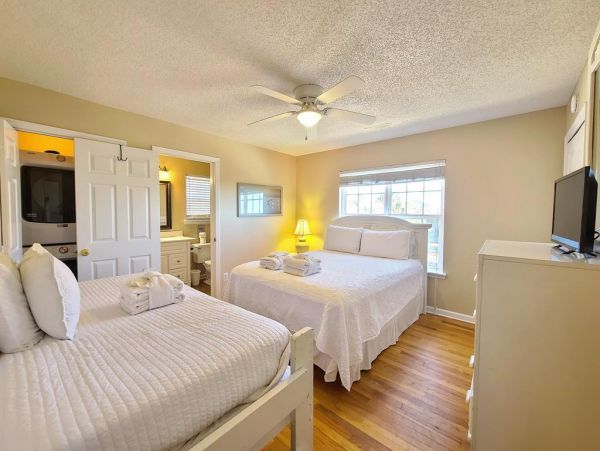 Folly Beach Home 1019582