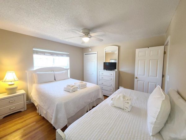 Folly Beach Home 1019582