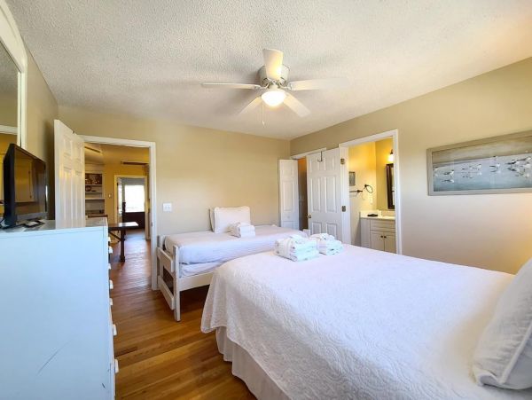 Folly Beach Home 1019582