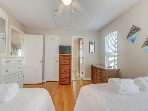 Folly Beach Home 1019582