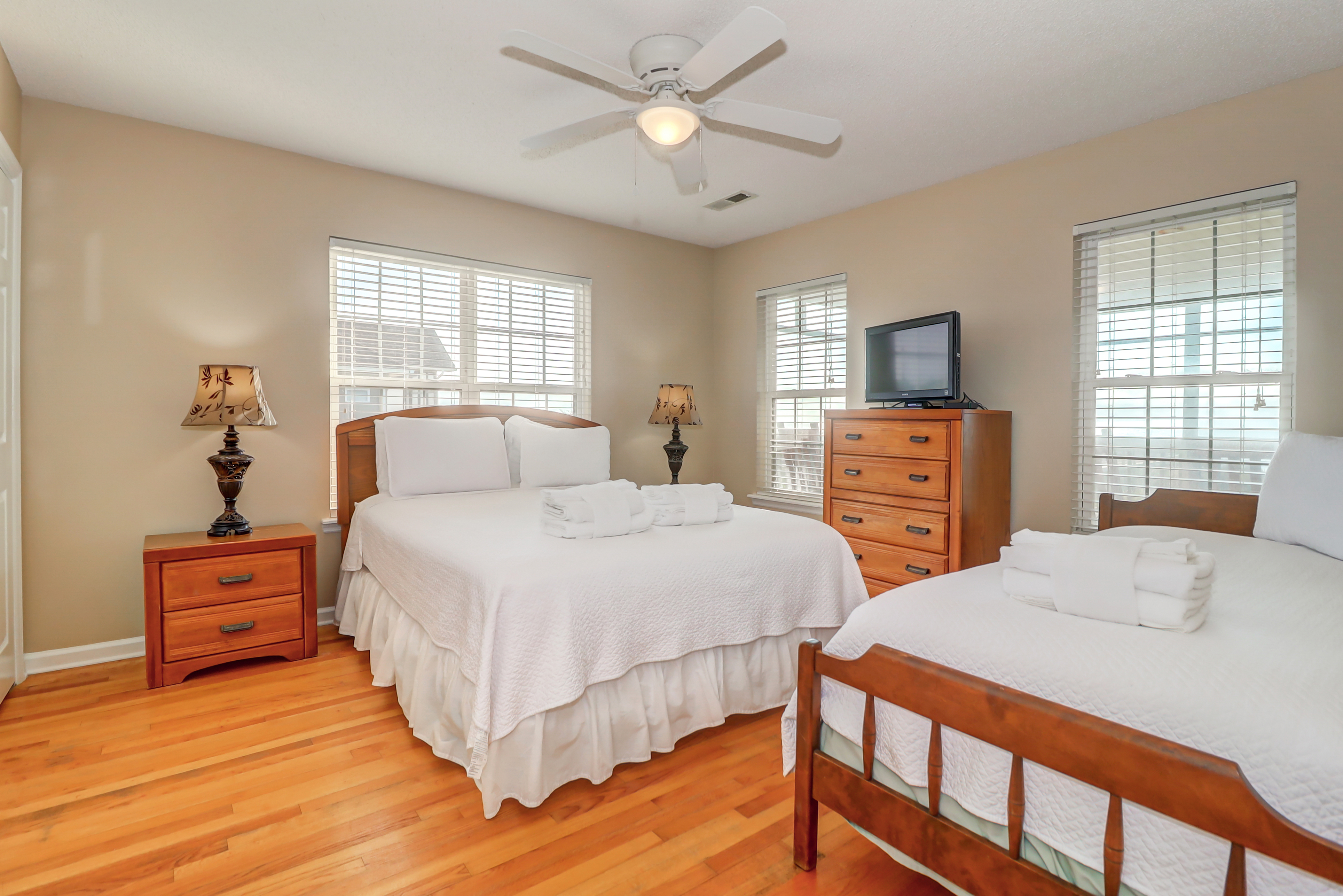 Folly Beach Home 1019582