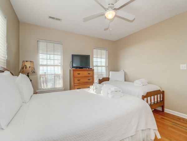 Folly Beach Home 1019582