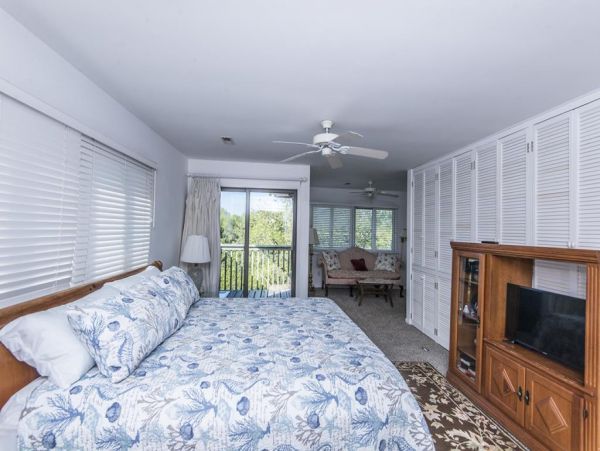 Folly Beach Home 1019590