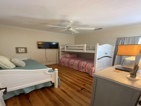 Folly Beach Home 1019599