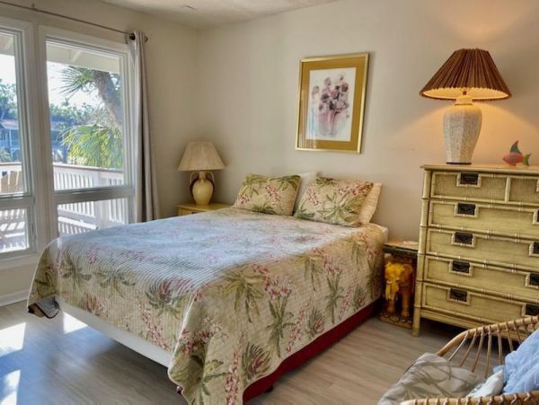 Folly Beach Home 1019601