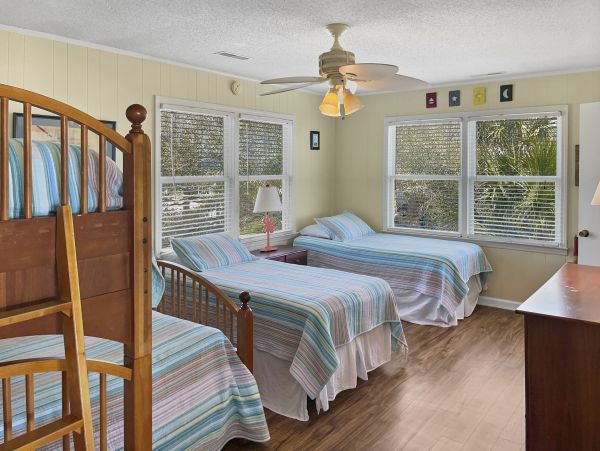 Folly Beach Home 1019602