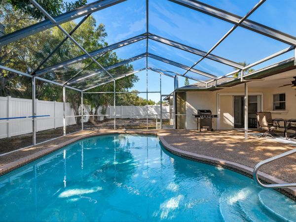 Anna Maria Island Holmes Beach Home 1019608
