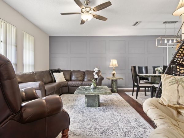 Short Drive to Beaches Lovely Seasonal Pool Vacation Home