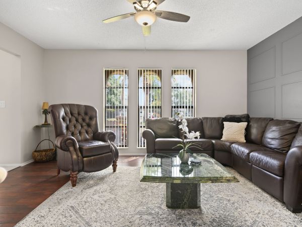 Short Drive to Beaches Lovely Seasonal Pool Vacation Home