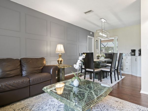 Short Drive to Beaches Lovely Seasonal Pool Vacation Home