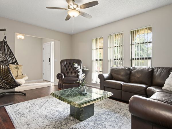 Short Drive to Beaches Lovely Seasonal Pool Vacation Home