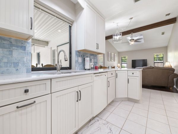 Short Drive to Beaches Lovely Seasonal Pool Vacation Home
