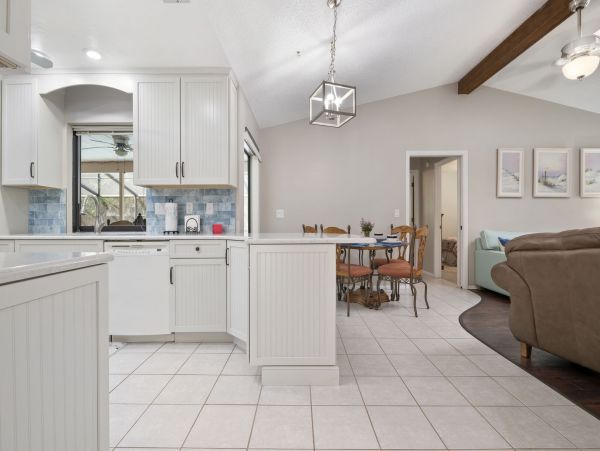 Short Drive to Beaches Lovely Seasonal Pool Vacation Home