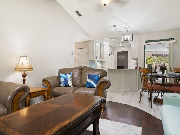 Short Drive to Beaches Lovely Seasonal Pool Vacation Home