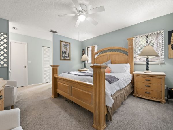 Short Drive to Beaches Lovely Seasonal Pool Vacation Home