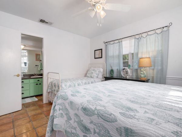 Anna Maria Island Holmes Beach Home 1019618