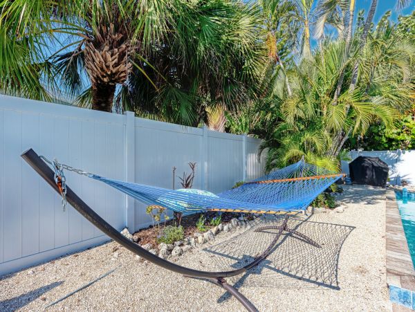 Holmes Beach Two Bedroom Vacation Pool Home Close to Beach