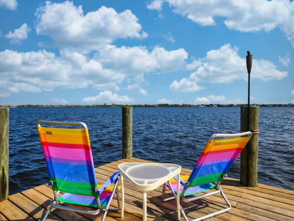 Waterfront 3 Bedroom Home with Dock Sleeps 6