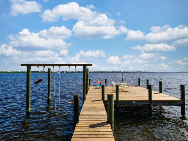 Waterfront 3 Bedroom Home with Dock Sleeps 6