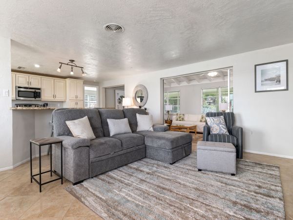 Waterfront 3 Bedroom Home with Dock Sleeps 6