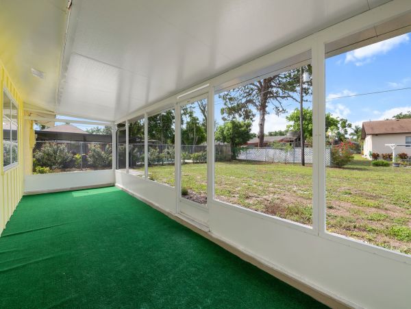 Waterfront 3 Bedroom Home with Dock Sleeps 6