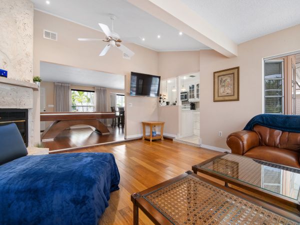 Anna Maria Island Holmes Beach Home 1019623