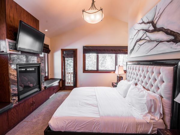 Tucked Away in the heart of Snowmass Ski Village