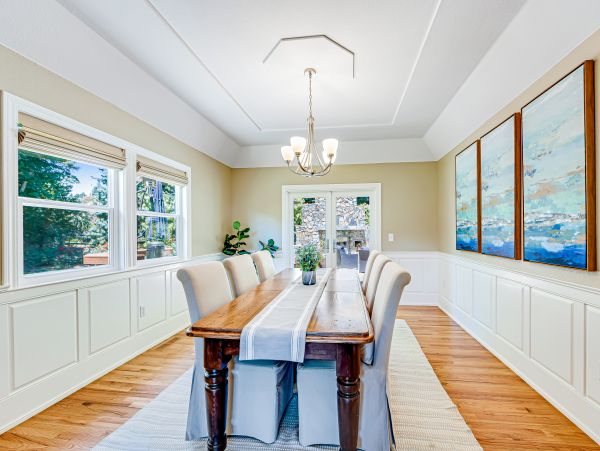 Forestville Vineyard Home 4 Bedrooms & Private Pool
