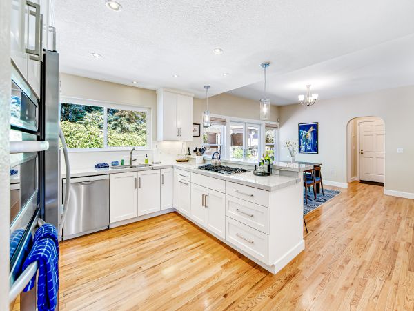 Forestville Vineyard Home 4 Bedrooms & Private Pool