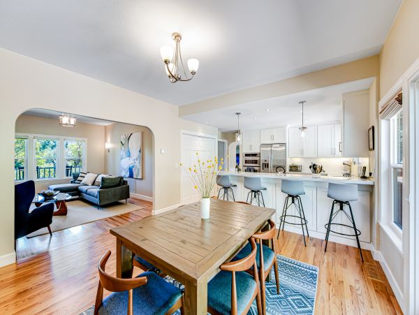 Forestville Vineyard Home 4 Bedrooms & Private Pool