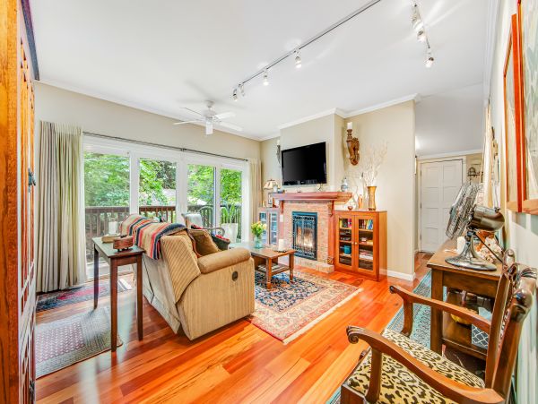 Sonoma County Home 1019678
