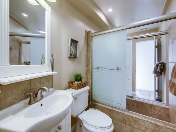 Bay Front Three Bedroom Vacation Villa in Mission Beach