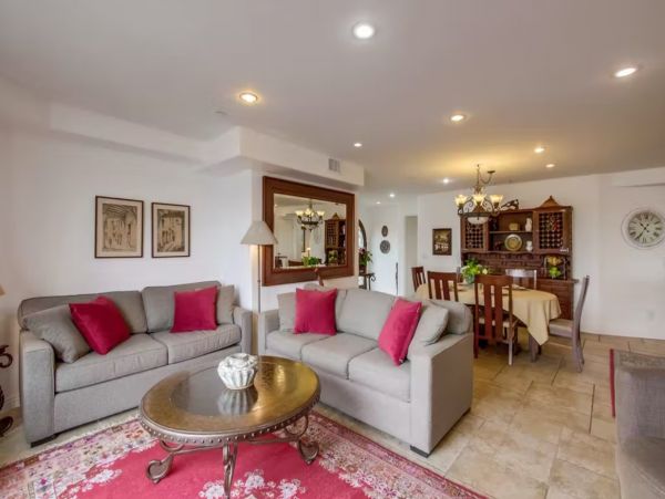Bay Front Three Bedroom Vacation Villa in Mission Beach