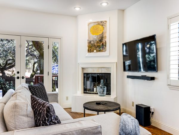 Luxury Sonoma Vacation Pool Home with Hot Tub Sleeps 8