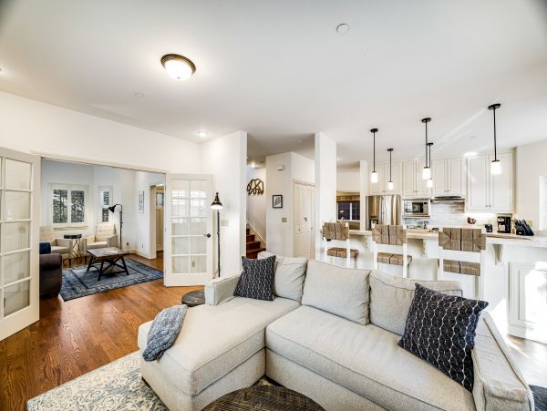 Luxury Sonoma Vacation Pool Home with Hot Tub Sleeps 8