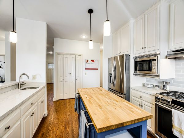 Luxury Sonoma Vacation Pool Home with Hot Tub Sleeps 8