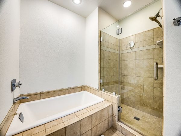 Luxury Sonoma Vacation Pool Home with Hot Tub Sleeps 8