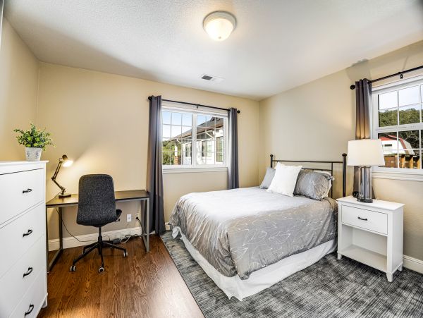 Luxury Sonoma Vacation Pool Home with Hot Tub Sleeps 8