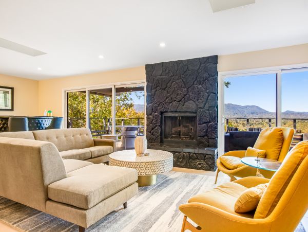 Beautiful 3 Bedroom Home in Sonoma with Great Views