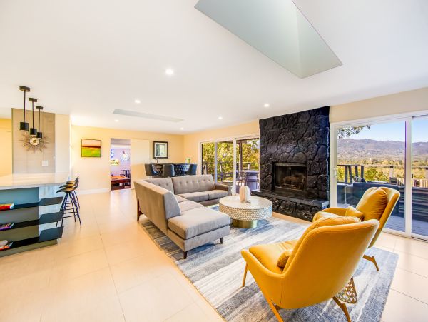 Beautiful 3 Bedroom Home in Sonoma with Great Views