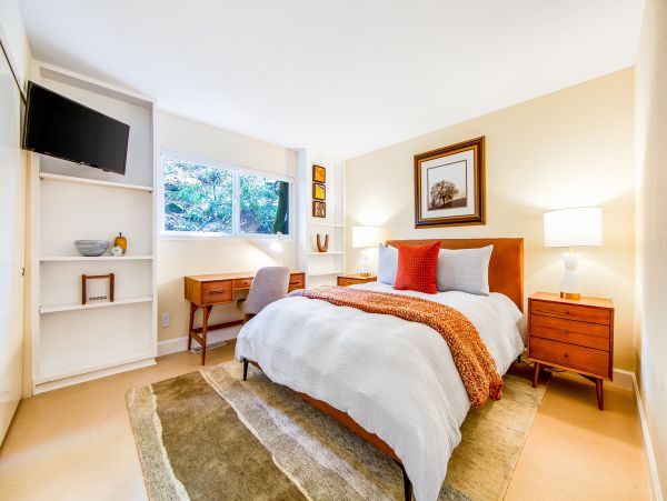 Beautiful 3 Bedroom Home in Sonoma with Great Views