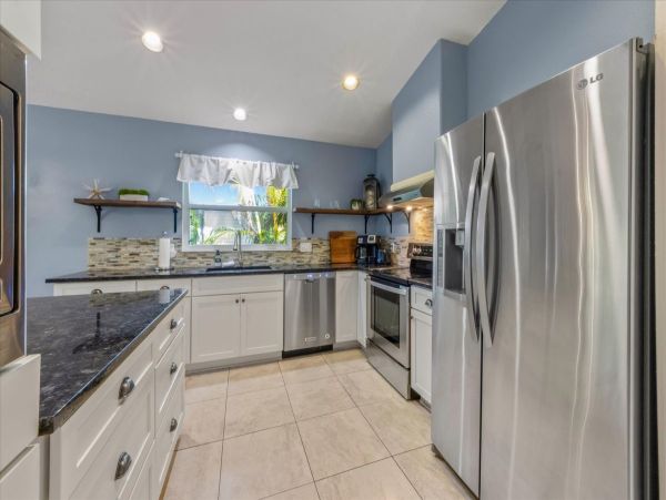 Anna Maria Pool Home Walk to Everything!