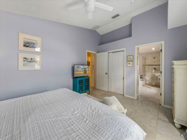 Anna Maria Pool Home Walk to Everything!