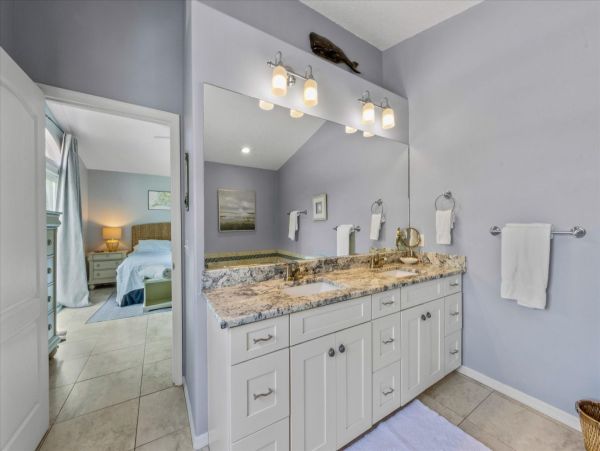 Anna Maria Pool Home Walk to Everything!