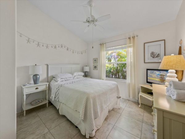 Anna Maria Pool Home Walk to Everything!